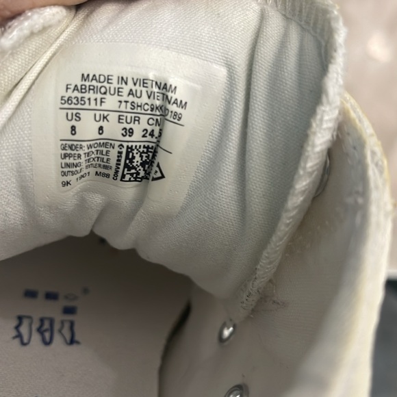 White mid-top Converse- Women’s size 8! Purchase a few weeks ago from a Posher! - Picture 6 of 6